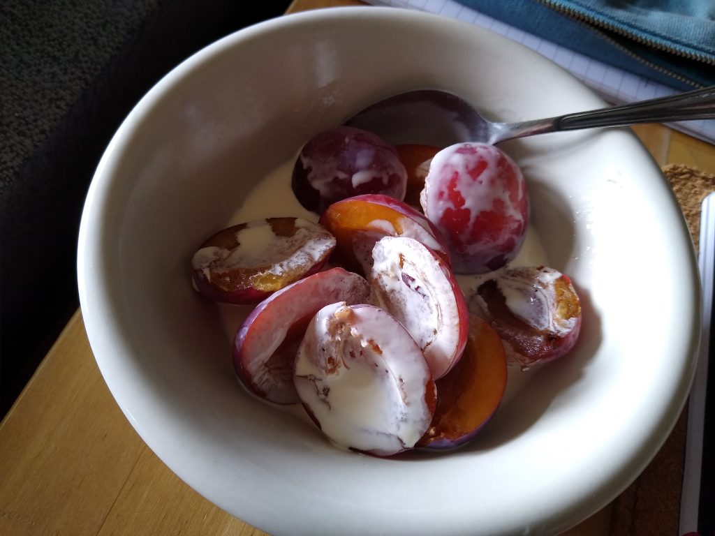 Little Joys: garden plums with cream