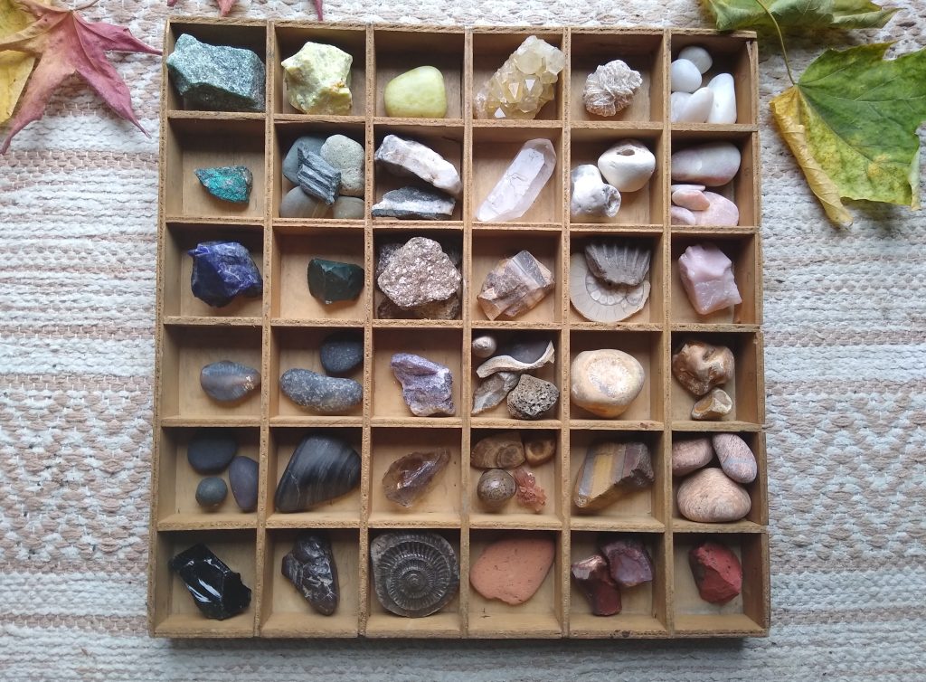 Little Joys: Playing with colours in my rock collection